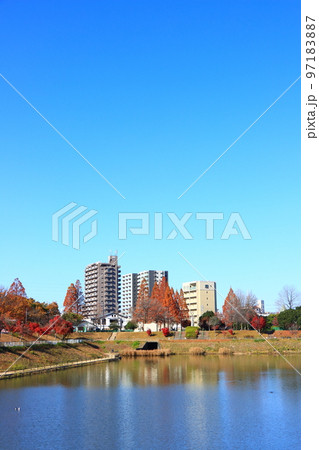 名古屋市、徳重駅周辺要池公園の風景 97183887