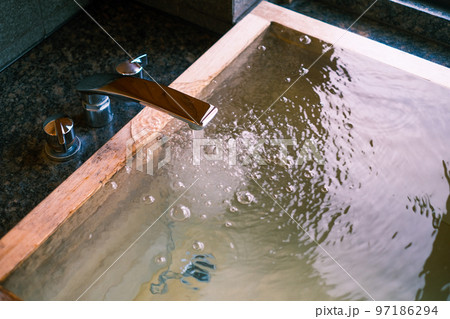 【#ヒノキ】浴槽にお湯を溜める 97186294