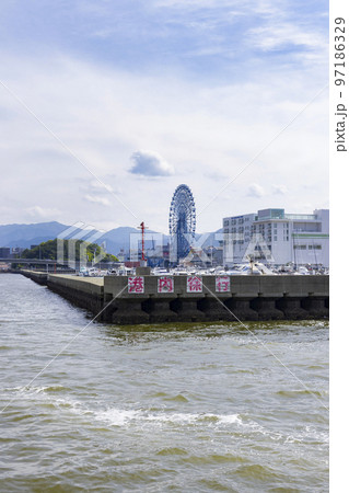 能古島発フェリーから見たマリノアシティ 能古島発フェリーから見たマリノアシティ 97186329