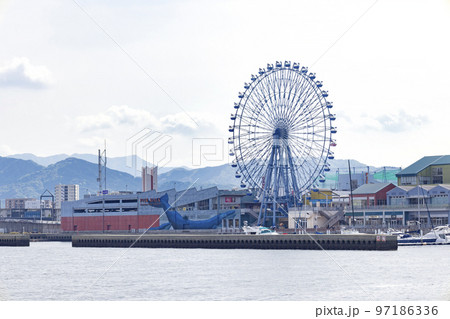 能古島発フェリーから見たマリノアシティ 97186336