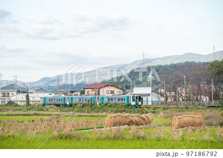 【高徳線】阿波川端駅に停車する列車 97186792