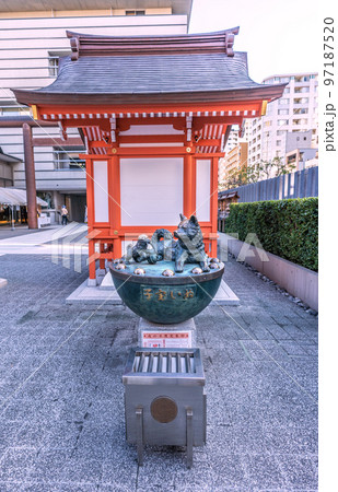 日本の東京都市景観 水天宮の子宝いぬ 日本の東京都市景観 水天宮の子宝いぬ 97187520
