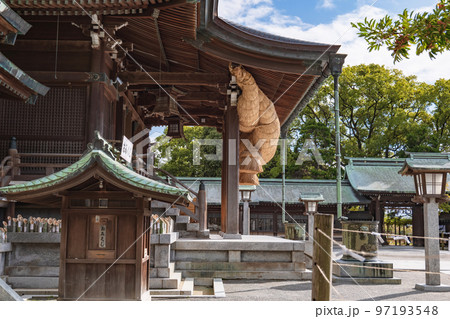 福岡 宮地嶽神社 拝殿と大注連縄  97193548