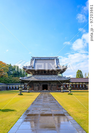 秋の高岡山瑞龍寺　富山県高岡市 97203661