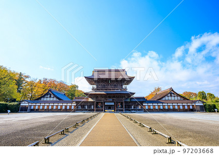 秋の高岡山瑞龍寺　富山県高岡市 97203668