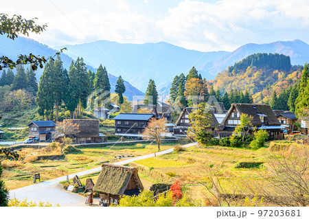 秋の五箇山　相倉合掌造り集落　富山県南砺市 97203681