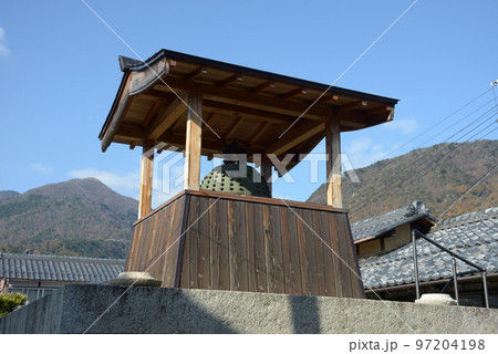 北小松漁港周辺の街並み 徳善寺の梵鐘 滋賀県大津市北小松 北小松漁港周辺の街並み 徳善寺の梵鐘 滋賀県大津市北小松 97204198