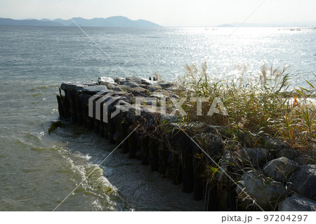 北小松漁港　湖畔の石組み　滋賀県大津市北小松 97204297