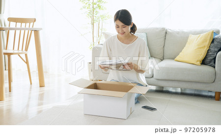 フリマアプリ・オークション・通販・スマホ 97205978