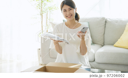 フリマアプリ・オークション・通販・スマホ 97206002