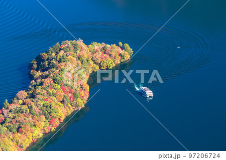 《栃木県》紅葉の八丁出島・秋の奥日光中禅寺湖《紅葉最盛期》 《栃木県》紅葉の八丁出島・秋の奥日光中禅寺湖《紅葉最盛期》 97206724