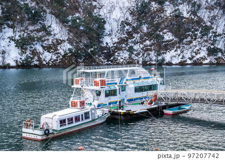 庄川峡遊覧船(冬) 庄川峡遊覧船(冬) 97207742