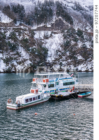 庄川峡遊覧船(冬) 庄川峡遊覧船(冬) 97207744