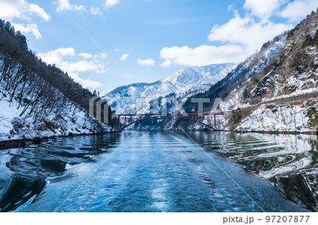 庄川峡遊覧船(冬) 庄川峡遊覧船(冬) 97207877