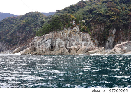 蘇洞門めぐりのあみかけ岩 97209266