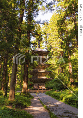 山形県 羽黒山の五重塔 山形県 羽黒山の五重塔 97209404