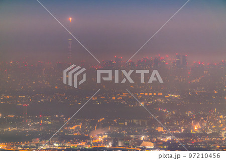 《東京都》霧の東京超遠景都市夜景 《東京都》霧の東京超遠景都市夜景 97210456