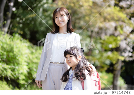 母娘のポートレート 97214748