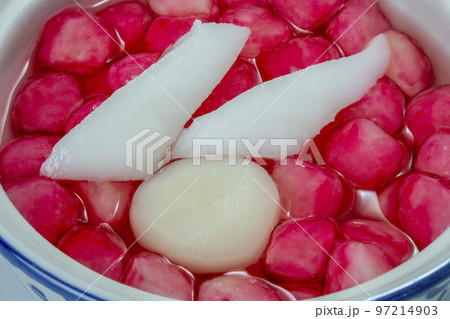 TabTim Krob (Water Chestnuts in Coconut Milk) Thai dessert 97214903