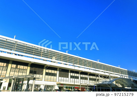 【兵庫県】晴天下のJR姫路駅 【兵庫県】晴天下のJR姫路駅 97215279