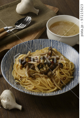 イタリアン食卓イメージ イタリアン食卓イメージ 97215823