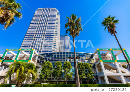 千葉県千葉市　美浜区　幕張新都心の都市風景　ワールドビジネスガーデン 97220125