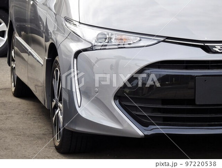 自動車イメージ トヨタ3代目エスティマのフロントマスク 自動車イメージ トヨタ3代目エスティマのフロントマスク 97220538