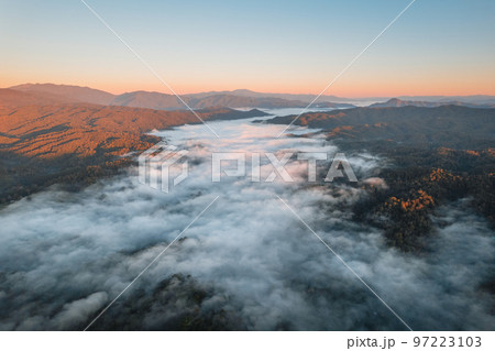Mountains and fog in the morning, high angle viewの写真素材 [97223103] - PIXTA