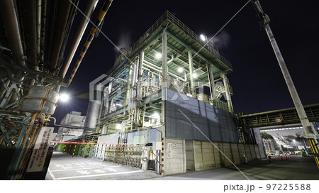 川崎市川崎区扇町の工場夜景（昭和電工） 97225588