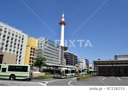 京都駅烏丸口の街並み 97226253