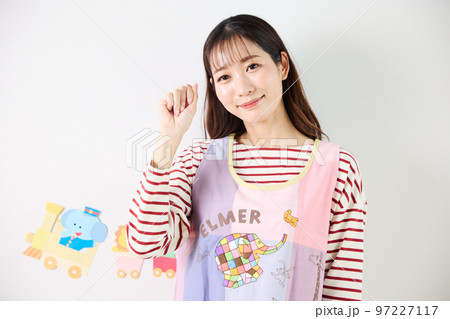 保育士ポートレート 97227117