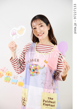 保育士ポートレート 97227133