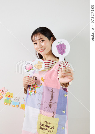 保育士ポートレート 97227139