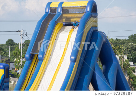 大型エアレーション滑り台　遊具 97229287