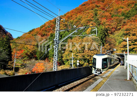 錦秋の天翔ける… 秋の川治温泉郷を『特急リバティ会津』が行く 東武鉄道・500系 錦秋の天翔ける… 秋の川治温泉郷を『特急リバティ会津』が行く 東武鉄道・500系 97232271