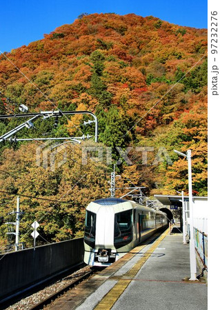 錦秋の天翔ける… 秋の川治温泉郷を『特急リバティ会津』が行く 東武鉄道・500系 錦秋の天翔ける… 秋の川治温泉郷を『特急リバティ会津』が行く 東武鉄道・500系 97232276