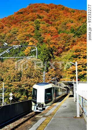 錦秋の天翔ける… 秋の川治温泉郷を『特急リバティ会津』が行く 東武鉄道・500系 錦秋の天翔ける… 秋の川治温泉郷を『特急リバティ会津』が行く 東武鉄道・500系 97232277