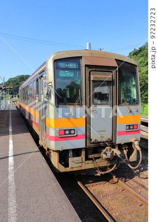 大糸北線（大糸線）で唯一列車交換できる根知駅 97232723