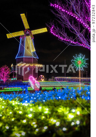 茨城県土浦市　霞ヶ浦総合公園のイルミネーション 97232843