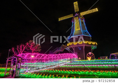 茨城県土浦市　霞ヶ浦総合公園のイルミネーション 97232858