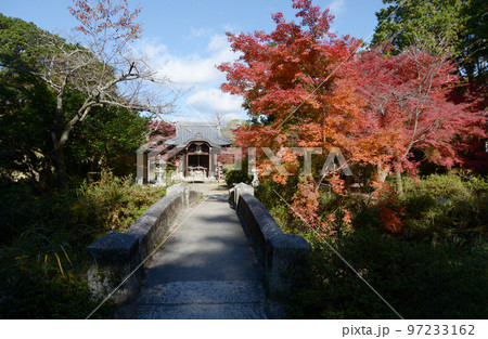 秋の曼殊院天満宮　境内の紅葉　京都市左京区 97233162