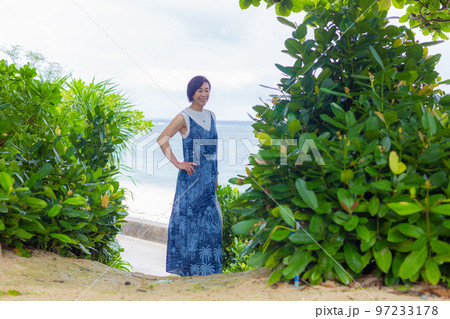 旅女子、女子旅、沖縄編 、ミドルシニア 97233178