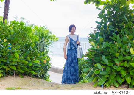 旅女子、女子旅、沖縄編 、ミドルシニア 旅女子、女子旅、沖縄編 、ミドルシニア 97233182
