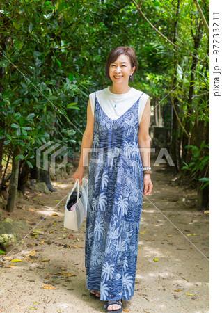 旅女子、女子旅、沖縄編 、ミドルシニア 97233211