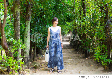 旅女子、女子旅、沖縄編 、ミドルシニア 旅女子、女子旅、沖縄編 、ミドルシニア 97233231