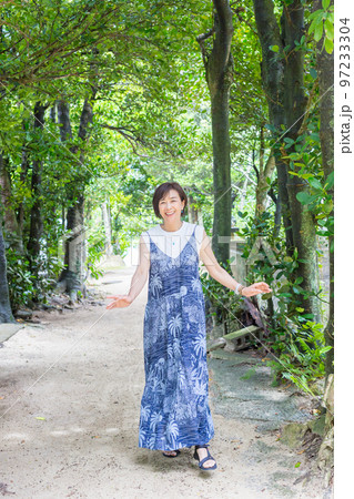 旅女子、女子旅、沖縄編 、ミドルシニア 97233304