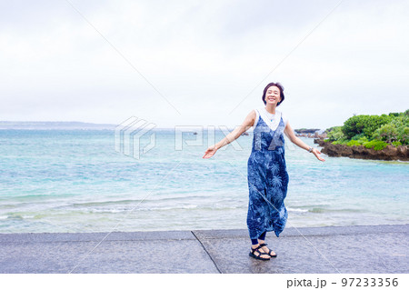 旅女子、女子旅、沖縄編 、ミドルシニア 旅女子、女子旅、沖縄編 、ミドルシニア 97233356