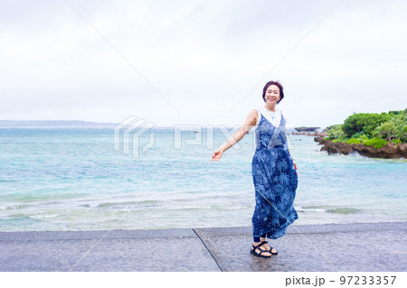 旅女子、女子旅、沖縄編 、ミドルシニア 旅女子、女子旅、沖縄編 、ミドルシニア 97233357