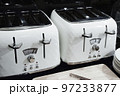 レトロなトースター 97233877