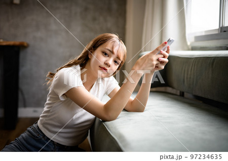 女性ポートレート 97234635